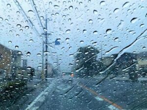 雨の日運転時の注意事項