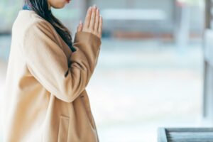 女性 祈り