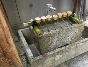 御金神社　手水舎