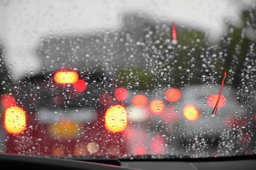 雨の日運転時の注意事項